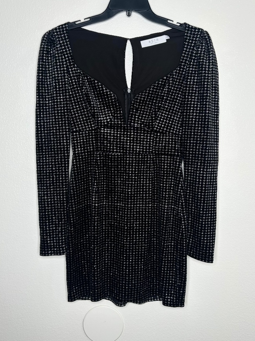 ASTR The Label Black Velvet Metallic V-Neck Long Sleeve Mini Cocktail Dress M
